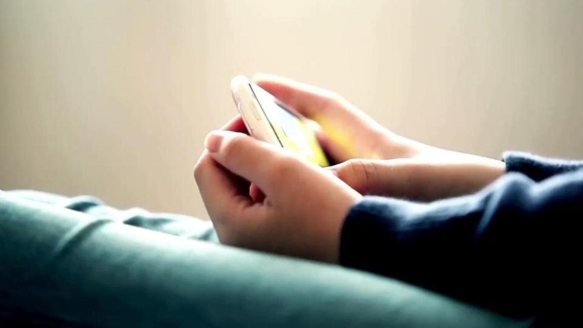 6 AY SONRA YÜRÜRLÜĞE GİRECEK | 15 yaş altına sanal medya yasaklanıyor