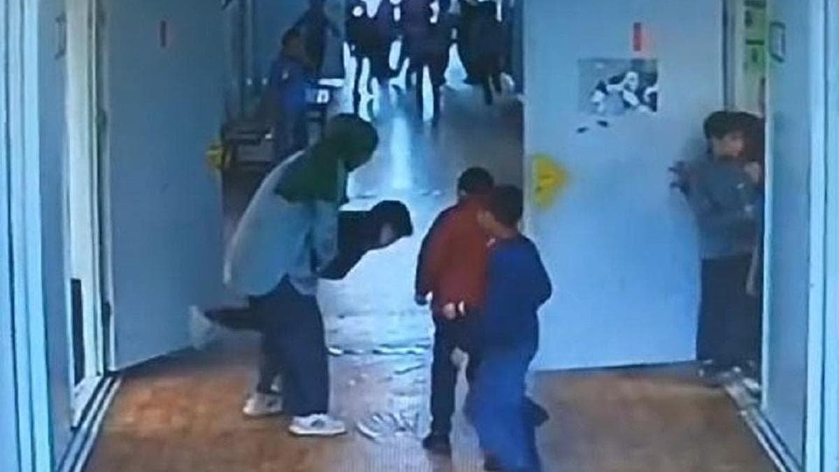 Öğrencinin hayatını, öğretmenin Heimlich manevrası kurtardı