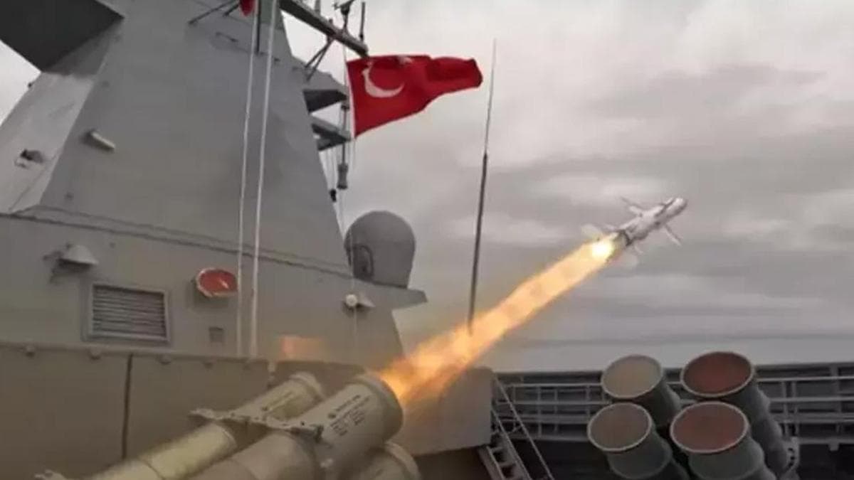 ATMACA Gemisavar Füzesi Kara Hedefini Tam İsabetle Vurdu