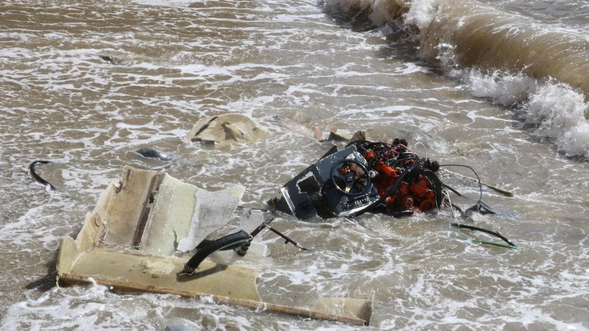 Alanya açıklarında balıkçı teknesi battı: 2 kişi yüzerek kıyıya ulaştı