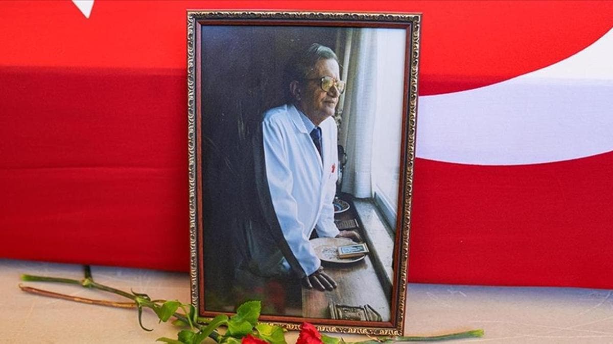 Prof. Dr. Hasan Hüsrev Hatemi İstanbul'da Toprağa Verildi