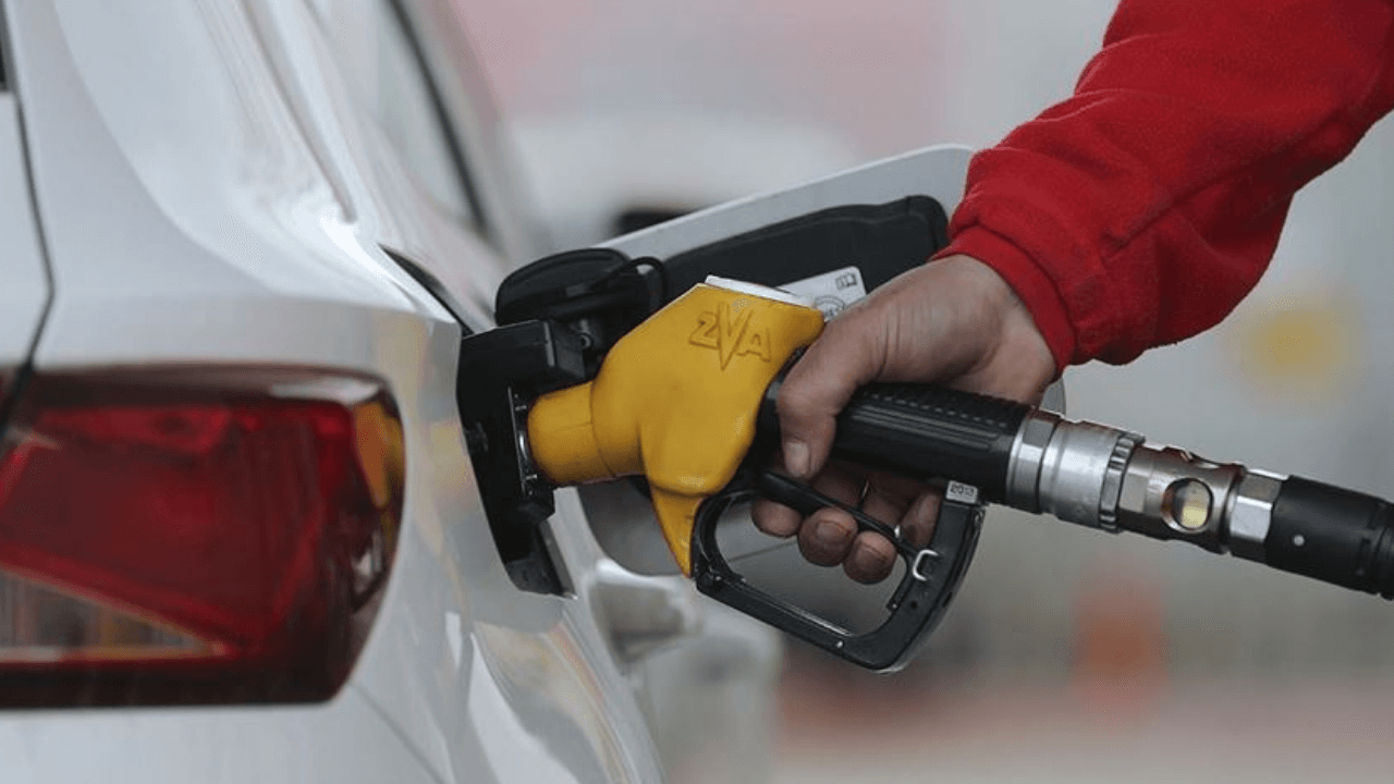 Akaryakıt Fiyatlarına Gece Yarısı Zam Geldi, Çarşamba İndirim Beklentisi