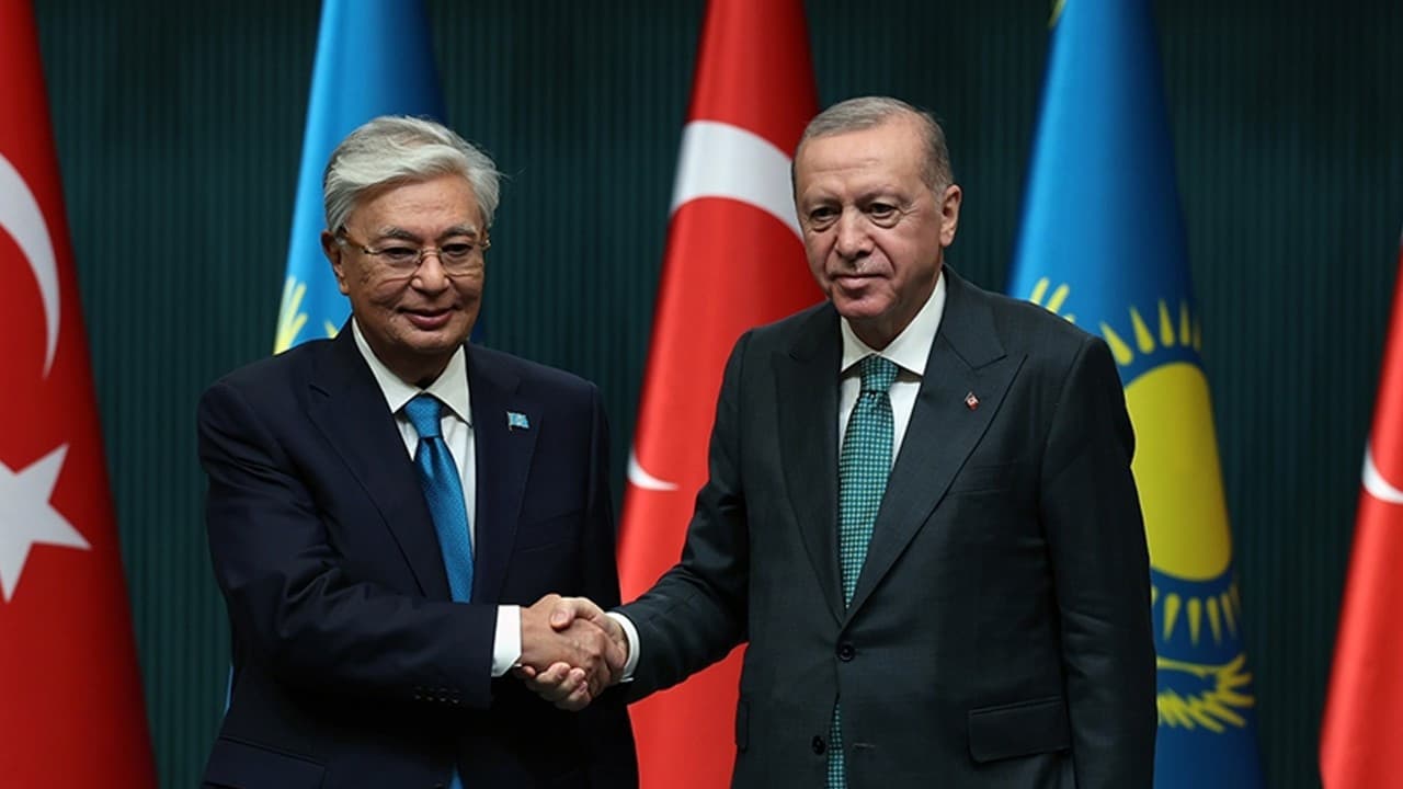 Cumhurbaşkanı Erdoğan, Kazakistan Lideri Tokayev ile Görüştü