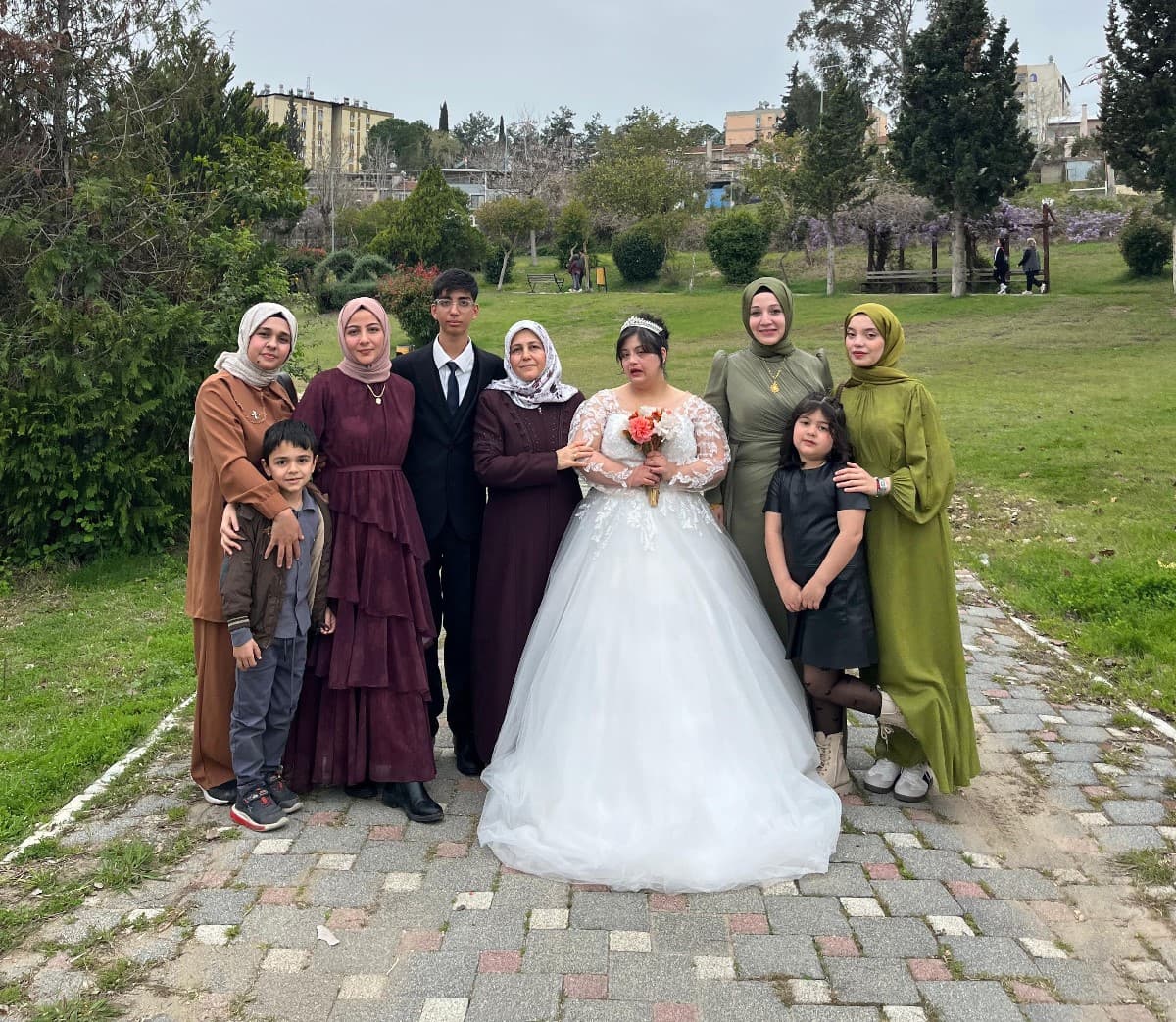 Down Sendromlu Gülayfer'in Gelinlik Hayali Temsili Düğünle Gerçek Oldu