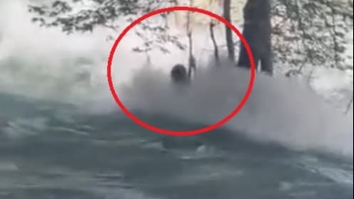 Mersin'de Berdan Çayı'na Atlayan 18 Yaşındaki Genç Akıntıya Kapılıp Kayboldu