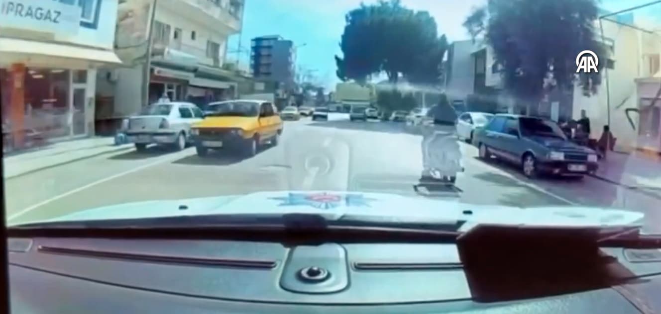 Kaçtıklarına pişman oldular. Adana'da iki sürücüye 664 bin lira trafik cezası kesildi