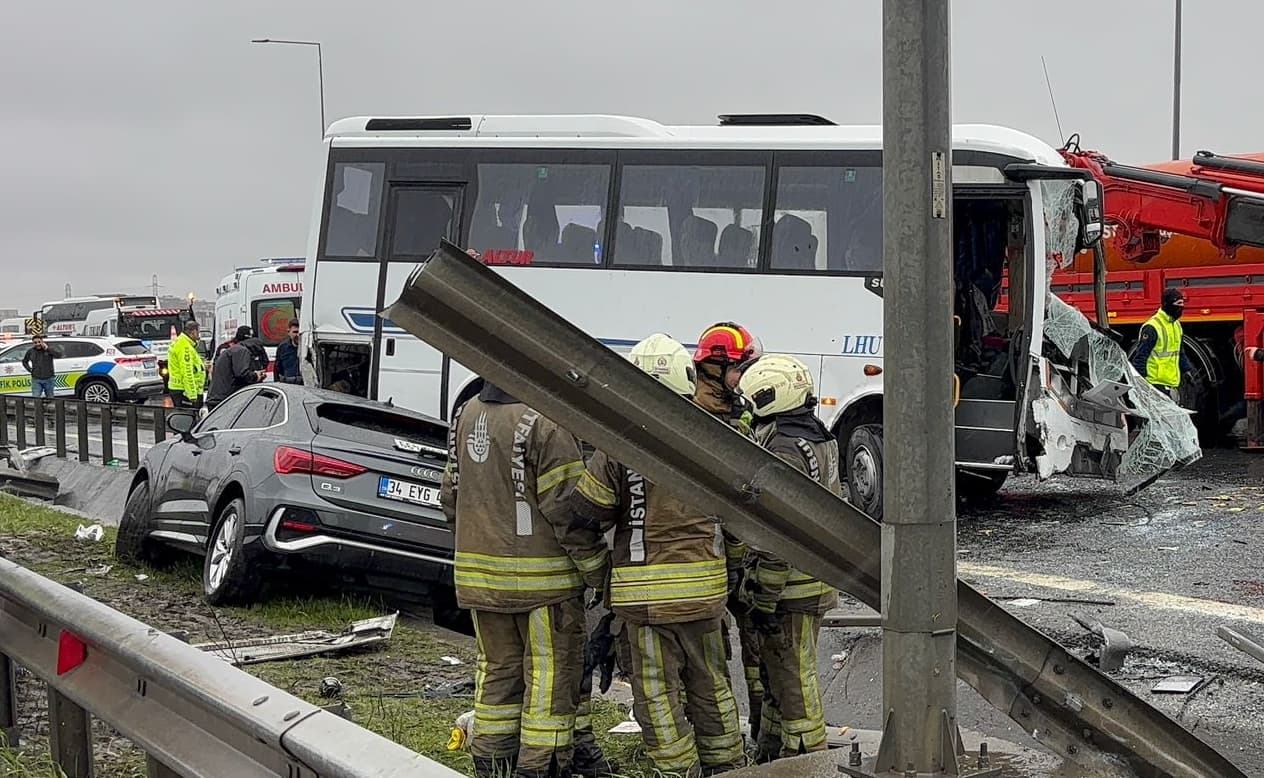 Kuzey Marmara Otoyolu'nda Polis Servisi Kazası: 1 Şehit, 29 Yaralı