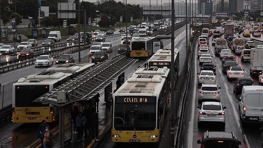 Toplu taşıma bugün (arefe günü) ücretsiz mi? Ramazan Bayramı’nda İETT otobüsler, metro, metrobüs, tramvay, Marmaray bedava mı, paralı mı?