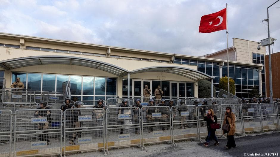 İBB Davasında 18 Sanık Tahliye Oldu: İmamoğlu'nun Özel Kalem Müdürü de Serbest