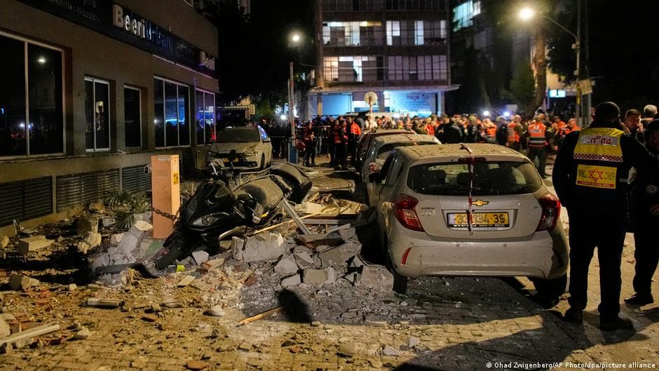 Laricani misillemesi: İran'dan İsrail'e yoğun füze saldırısı