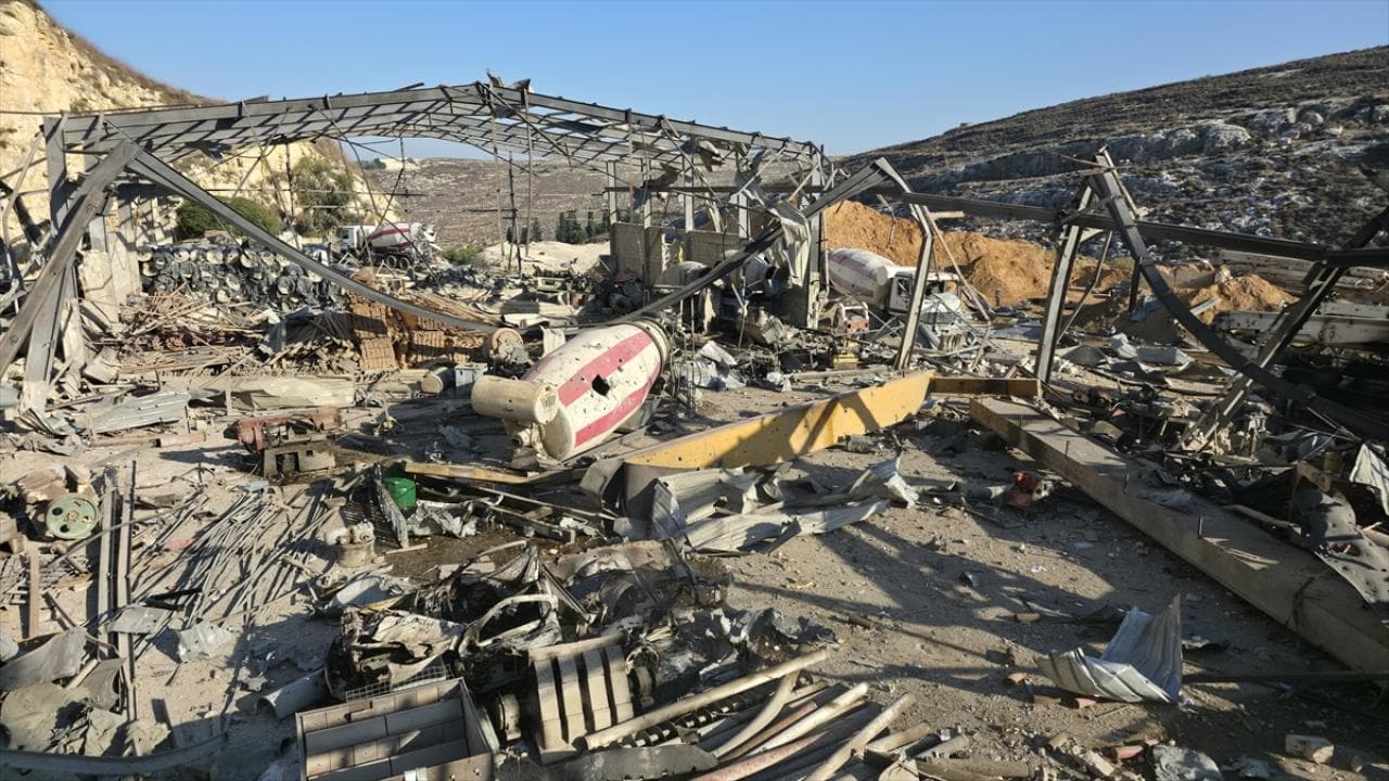 Katil İsrail ordusu, Lübnan'da beş kişiyi daha öldürdü