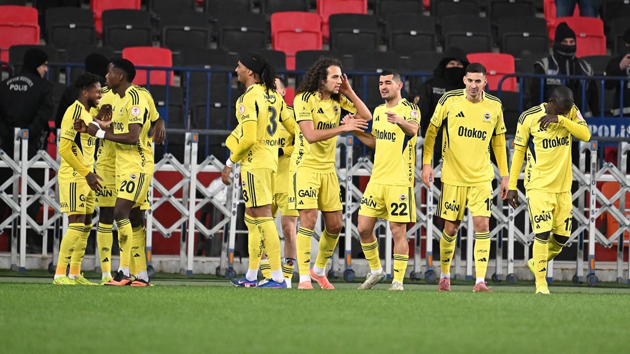 UEFA, Fenerbahçe'ye Deplasmanda Seyirci Yasağı ve 30 Bin Avro Ceza Verdi