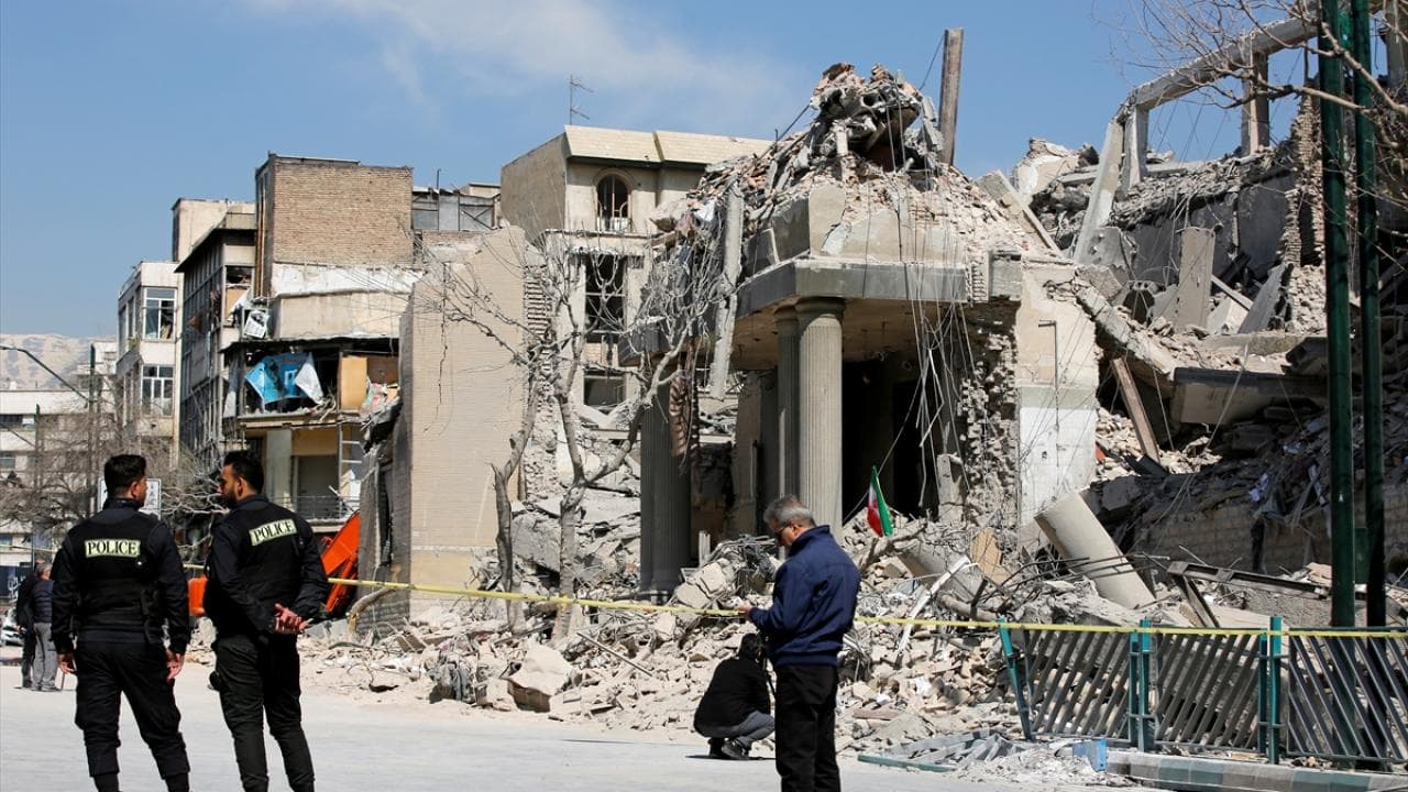 İran Sağlık Bakanlığı: ABDİsrail saldırılarında hayatını kaybedenlerin sayısı 926'ya yükseldi